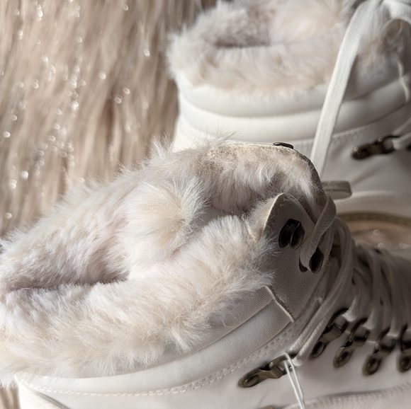 Women's Outdoor Faux Fur Boots - Picture 6 of 16